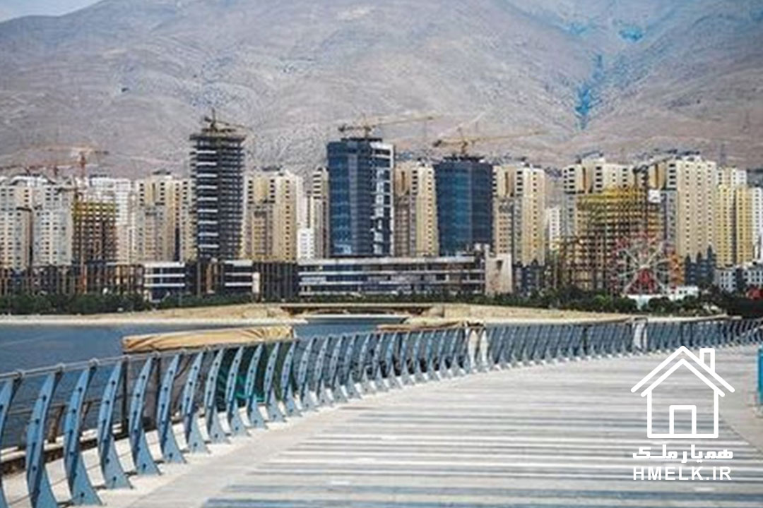 مسیر پیادهروی در امتداد دریاچه چیتگر در منطقه ۲۲ تهران